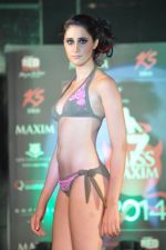 Model walk the ramp at Miss Maxim Bikini show in Mumbai on 15th Sept 2013 (197).JPG